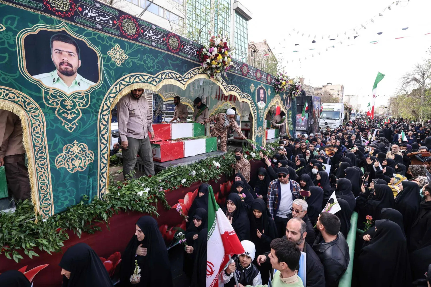 إيران على حافة التحول: احتجاجات الغضب وحدود بقاء النظام