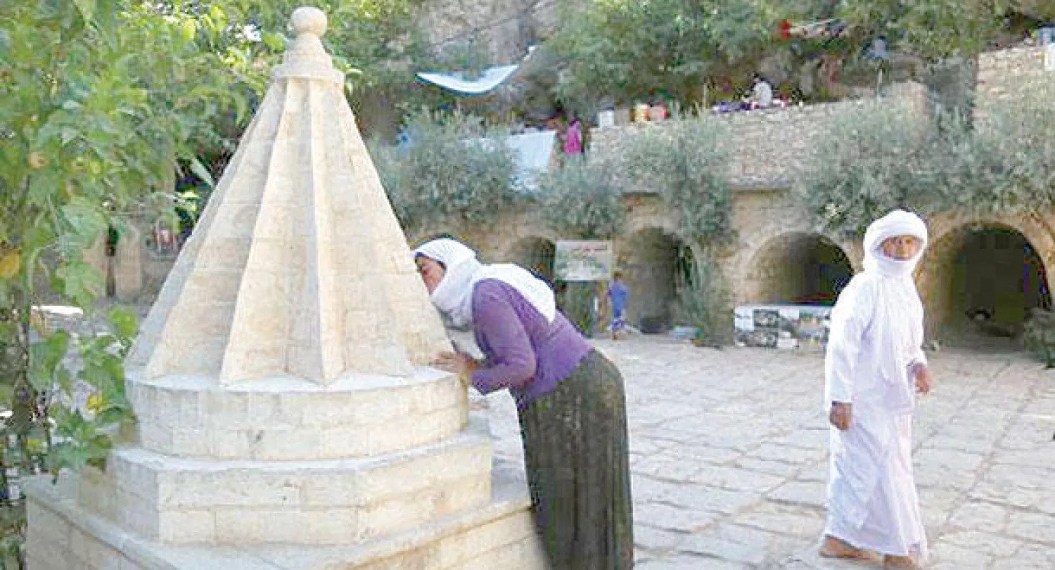 الإيزيديون.. ديانة موغلة في القدم وذاكرة مثقلة بالإبادات الإيزيديون.. ديانة موغلة في القدم وذاكرة مثقلة بالإبادات