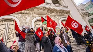 تصاعد الحراك في تونس وفرص الانخراط الأمريكي المحدود